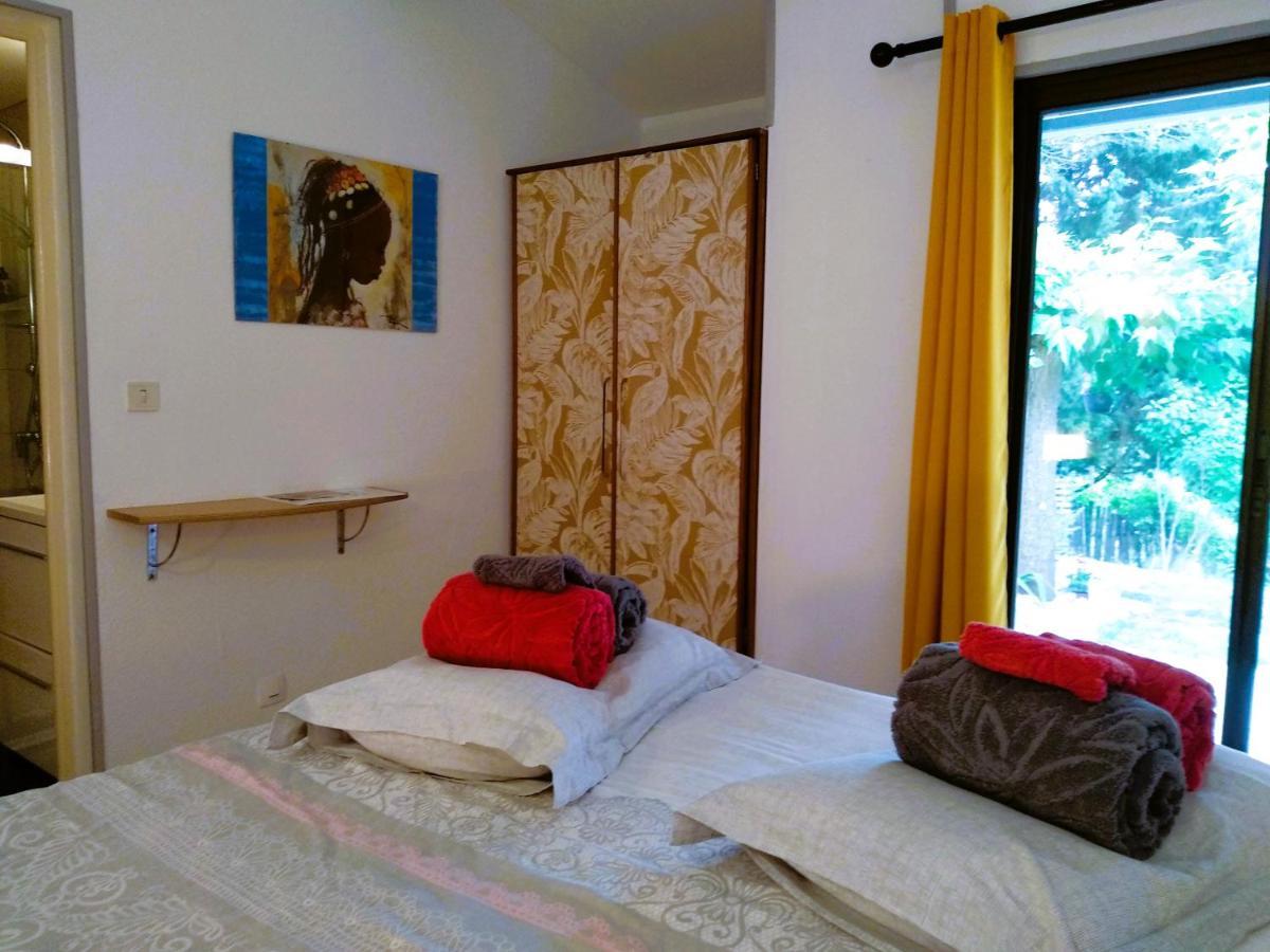 Chambre Independante Piscine, Parc, Cuisine... Brézilhac エクステリア 写真